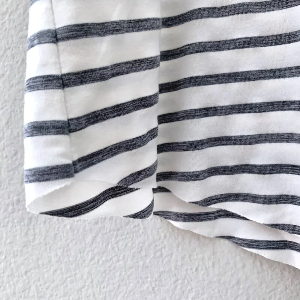 GapFit Breathe Crop Pocket Muscle Tank White Grey Stripe Size Medium - Picture 4 of 5